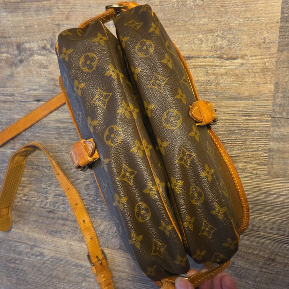 Louis Vuitton Saumur Brown Monogram Crossbody Shoulder Bag Double - Picture 12 of 17